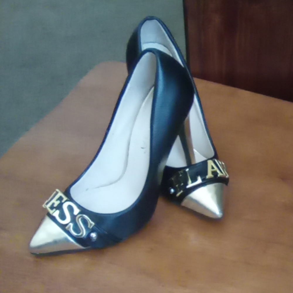 Heels - Picture 3 of 3